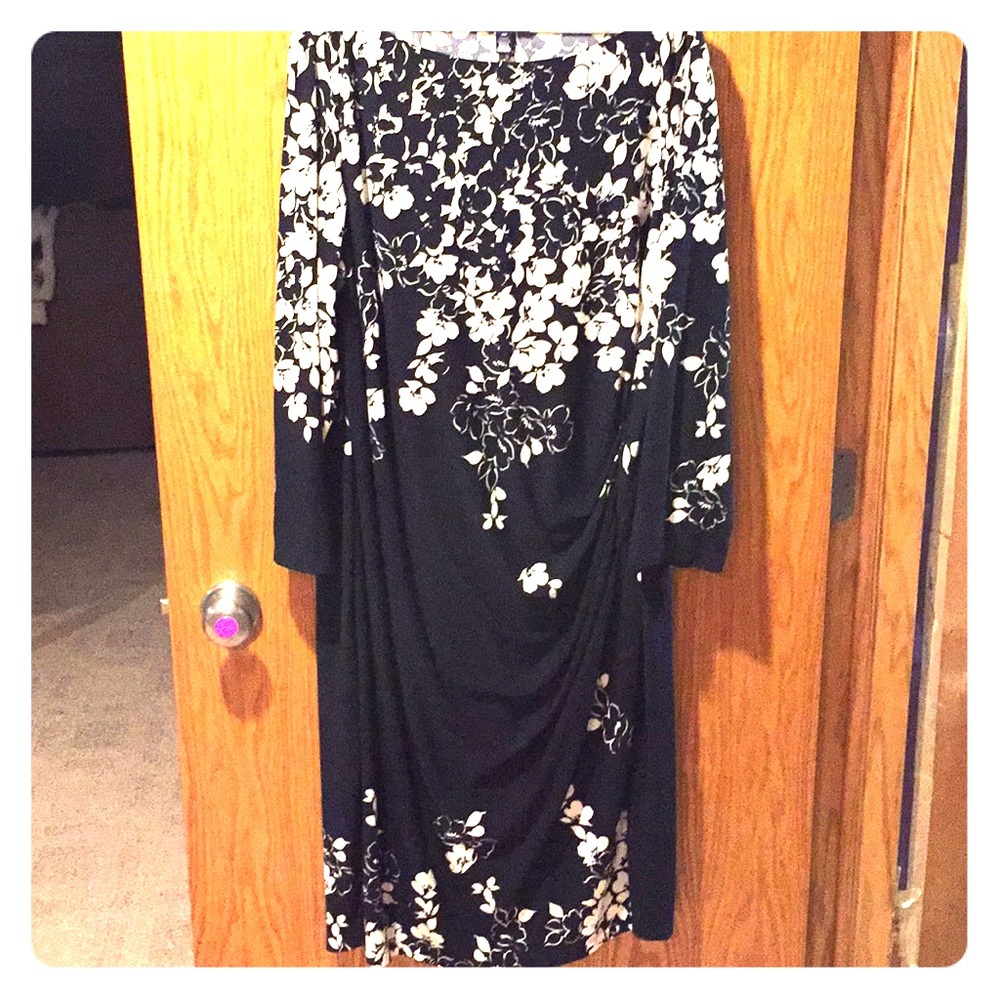 Chaps Size 18W  Dress Black with white flowers
